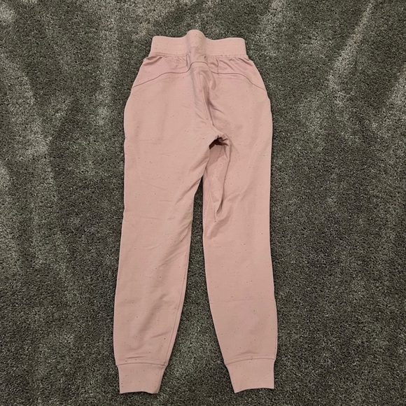 Lululemon Pink polka dot joggers - Picture 4 of 7